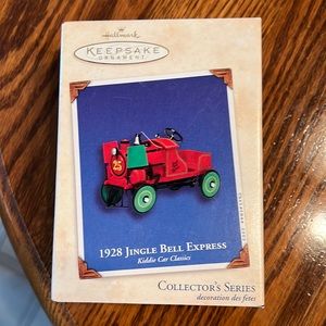 HALLMARK KEEPSAKE ORNAMENT